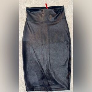 SPANX Faux Leather Pencil Skirt – Black (M)
